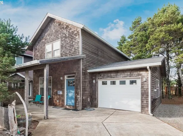 6140 Center Pointe Loop, Pacific City, OR 97135