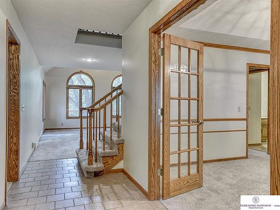 4th image of 506 Waldruh Dr