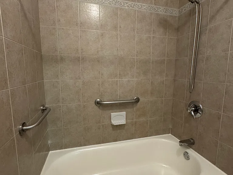 405 Ellison St — Photo 6