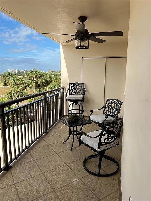 2 bed, 2.0 bath, 1100 sqft, $5,500 — Photo 3