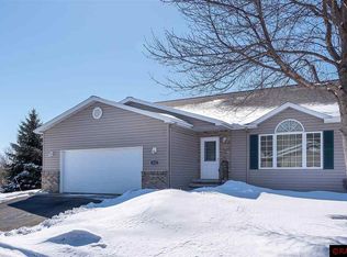212 Gull Path, Mankato, MN 56001