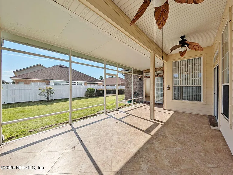 2413 Cedar Trace Dr W — Photo 26