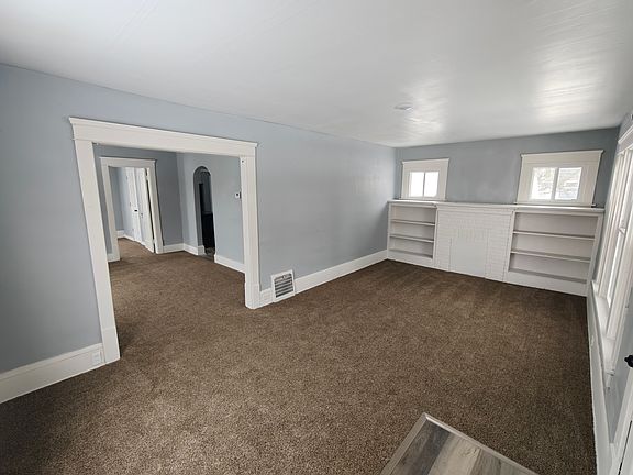3rd image of 1183 Harpster Ave