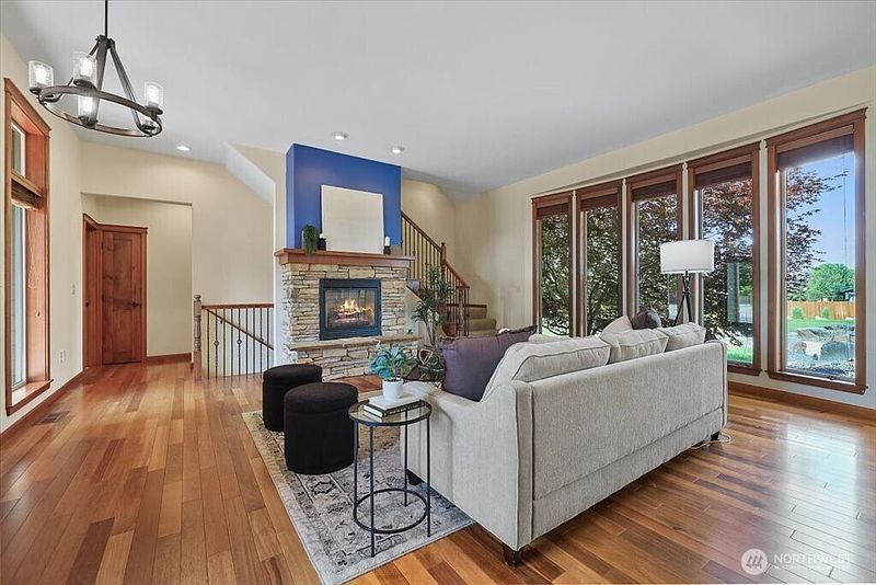 5th image of 10018 N Moss Lane