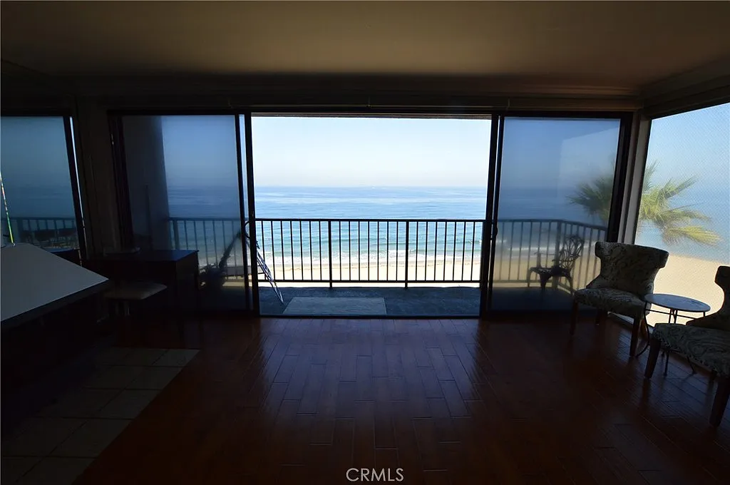 2 bed, 1231 sqft, $5,700 — Photo 2