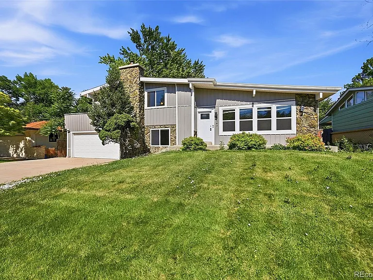 9547 W Kentucky Dr — Photo 1