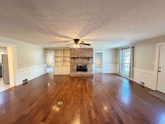 5th image of 2396 Hidden Ln