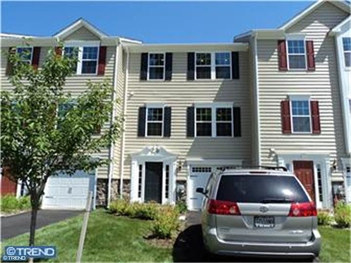 1st image of 369 Latrobe Dr