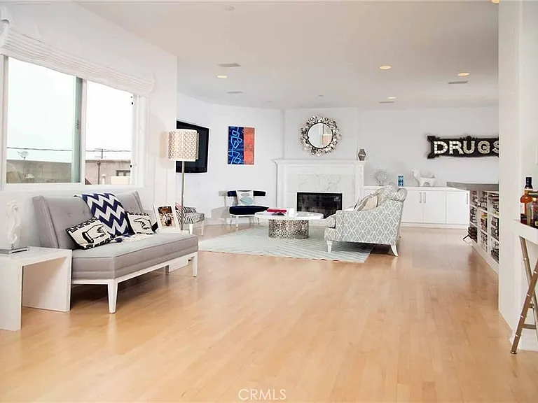 417 Marine Ave — Photo 3