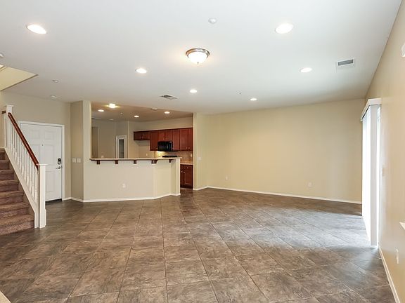 4th image of 36272 Ambra Ln