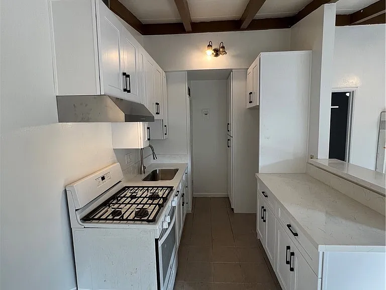 240 W Mayfair Ave — Photo 5