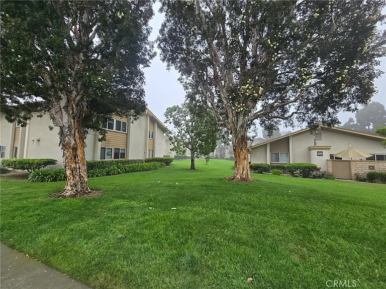 8933 Biscayne Ct #8933221G — Photo 6