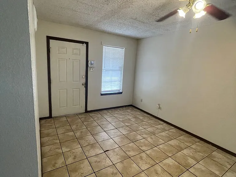 2319 Elm Park Dr — Photo 15