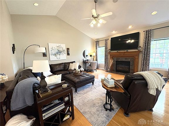 3rd image of 2234 Oakbrook Blvd
