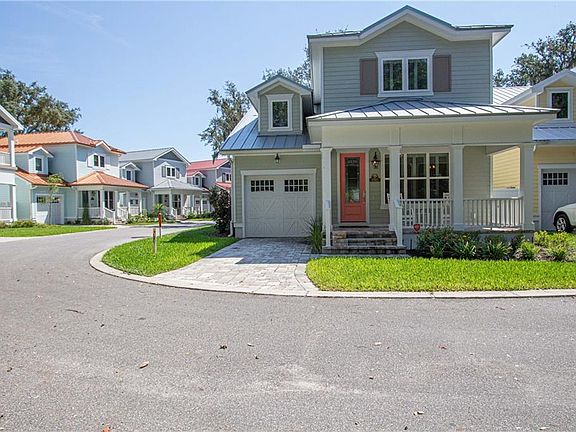 2nd image of 1945 Amelia Oaks Dr