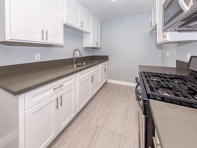916 N Inglewood Ave — Photo 4