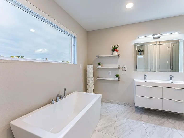 4013 Ivanhoe Ln — Photo 13