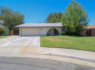 533 Rio Bravo St, Ridgecrest, CA 93555