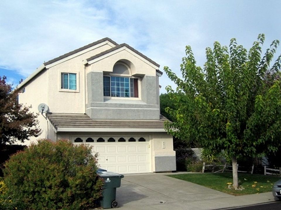 1st image of 931 Bluewater Dr