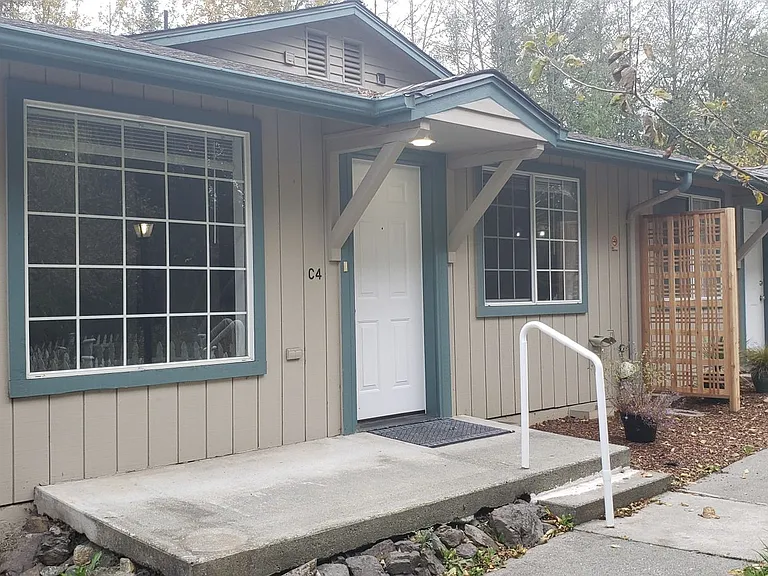 360 Carter Ave #C-4 — Photo 1