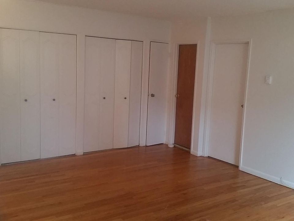 2nd image of 239 Spring St APT E6