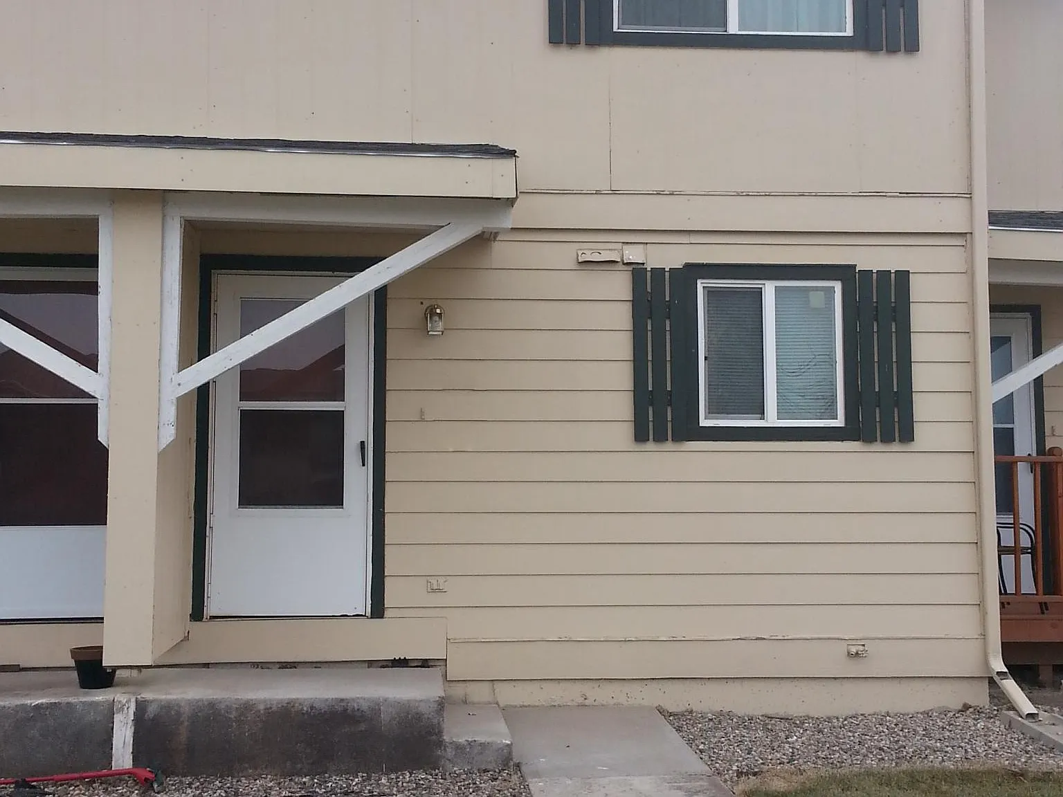2 bed, 1.5 bath, 1400 sqft, $1,250 — Photo 1