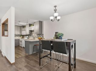 6558 Upper 35th St N, Oakdale, MN 55128