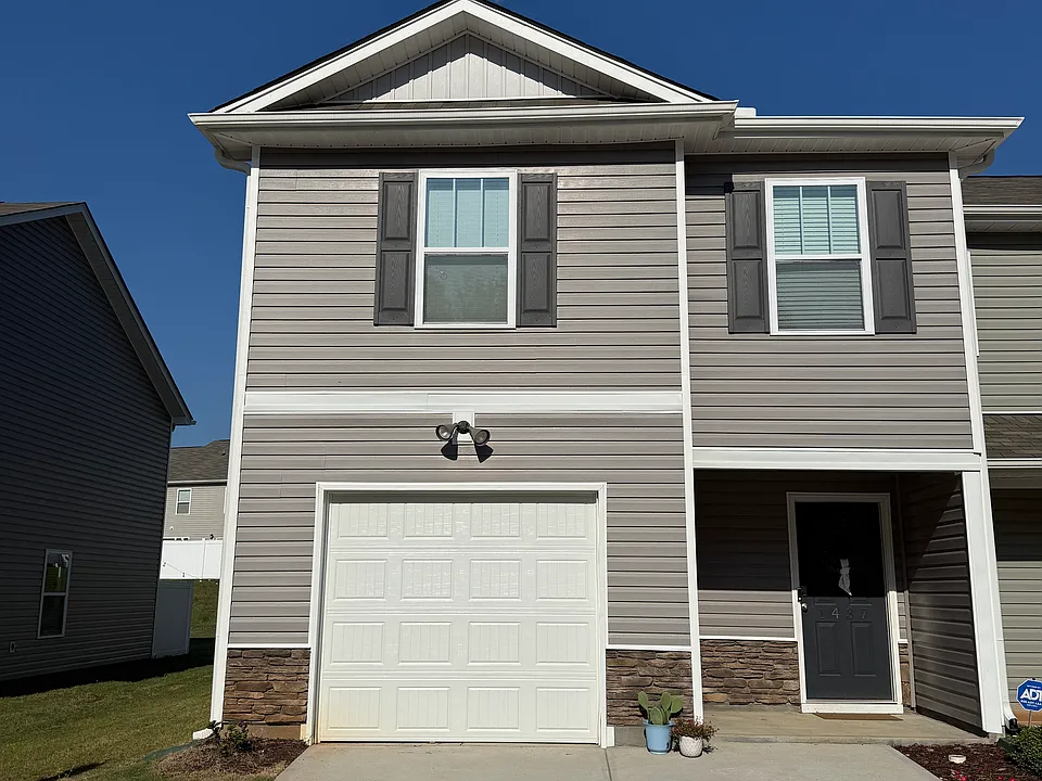 1437 N Cardiff Trl