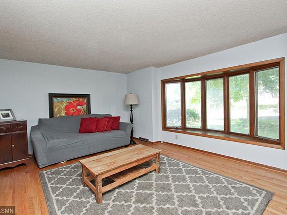 3rd image of 204 Arbor Ln
