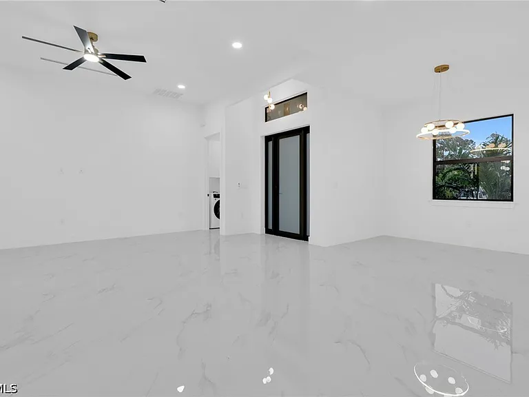 1601 Clark Ave — Photo 10