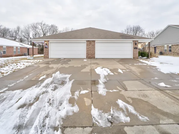 231 N Broadway Dr, Farmington, AR 72730