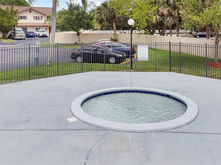 3541 NW 99th Ter #6A — Photo 22