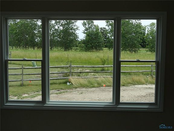 5th image of 14927 Trails End Dr