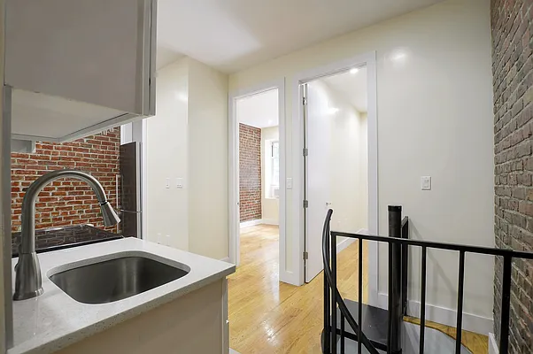 Rented by Bond New York | media 63