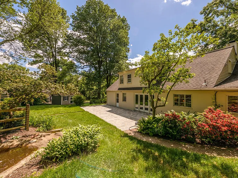 100 Pine Tree Rd — Photo 21
