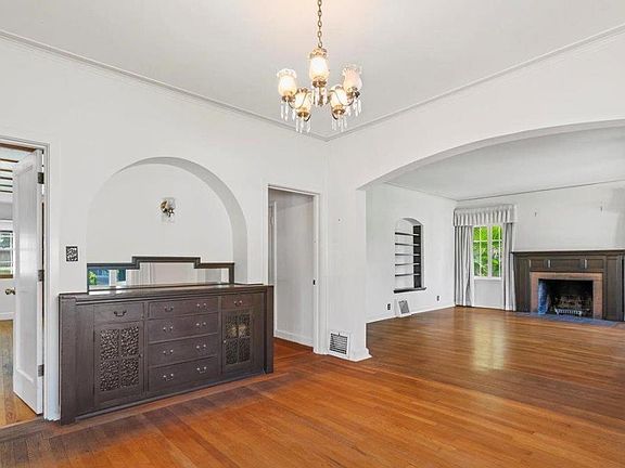 5th image of 1495 Lupton Ave