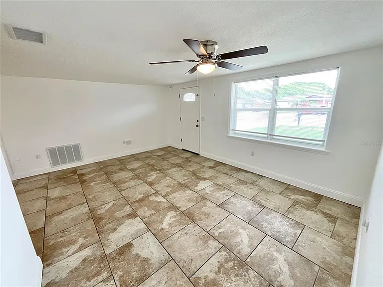 4233 Belle Isle Ct — Photo 14