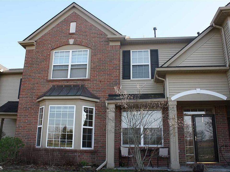 1st image of 47696 Pembroke Dr