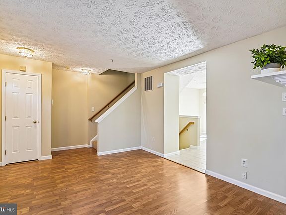 3rd image of 123 Foxbay Ln