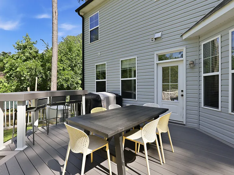 1041 Scenic Blvd — Photo 45
