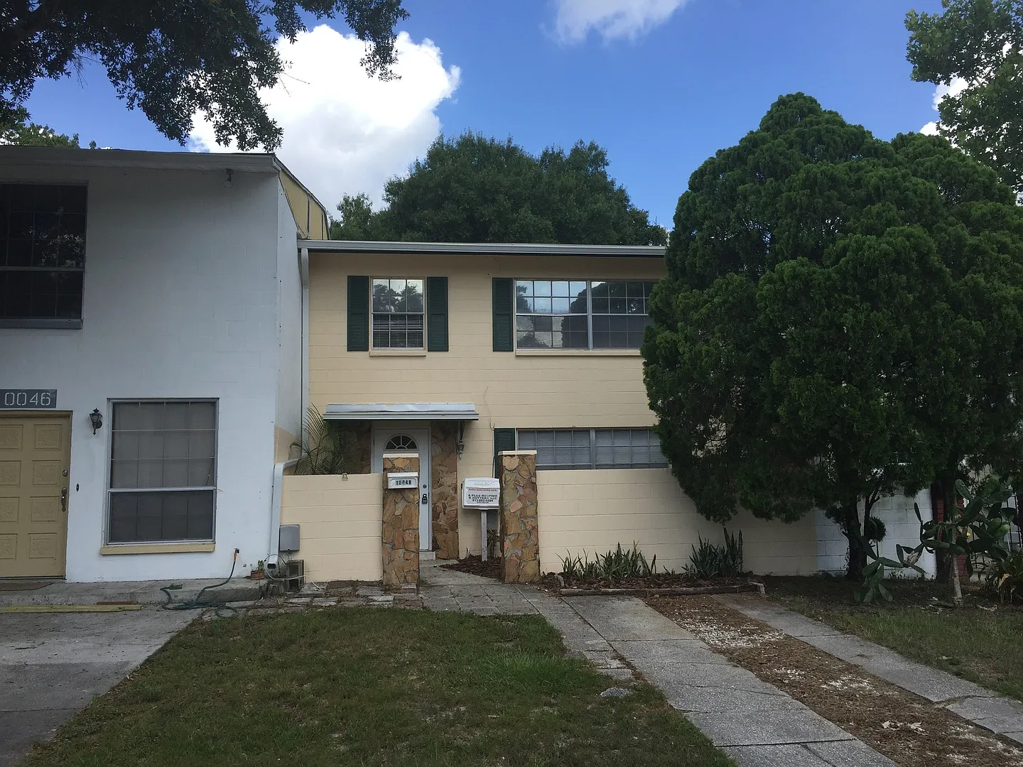 Spacious 4-Bedroom Townhouse — Photo 1