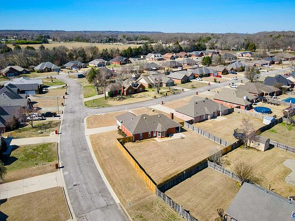 2nd image of 2806 Bristol Dr SW