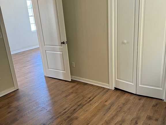 5th image of 820 Catherine St APT 1