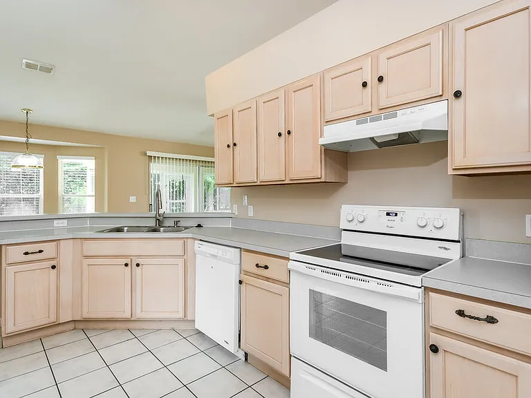 2318 Sweetwater Blvd — Photo 9