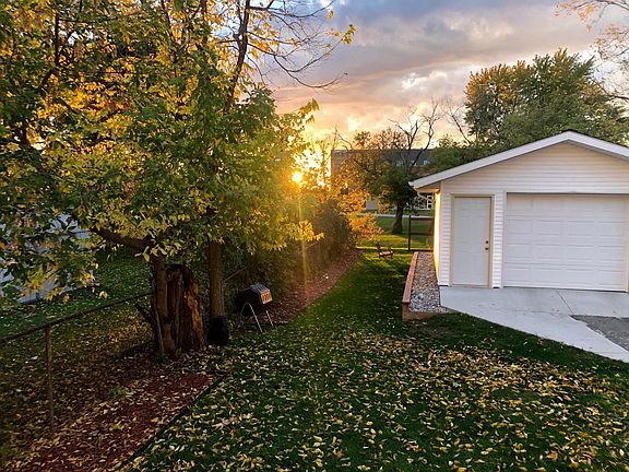 Backyard (new garage)