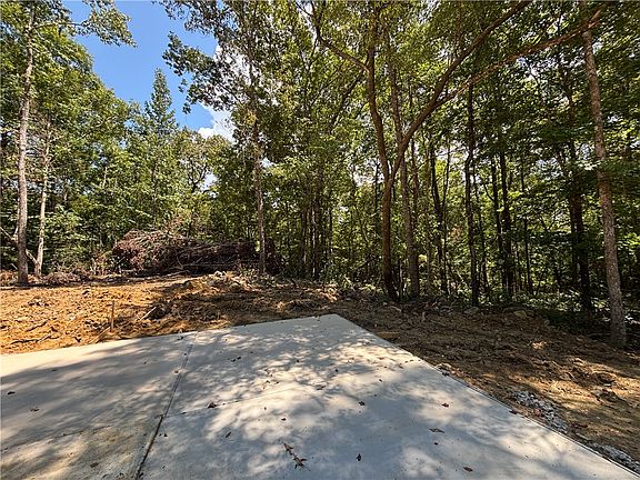 3rd image of 86 W Ridge Dr