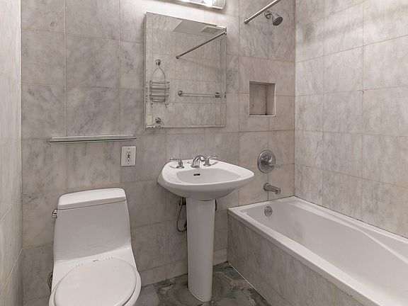 5th image of 333 E 45th St APT 4F