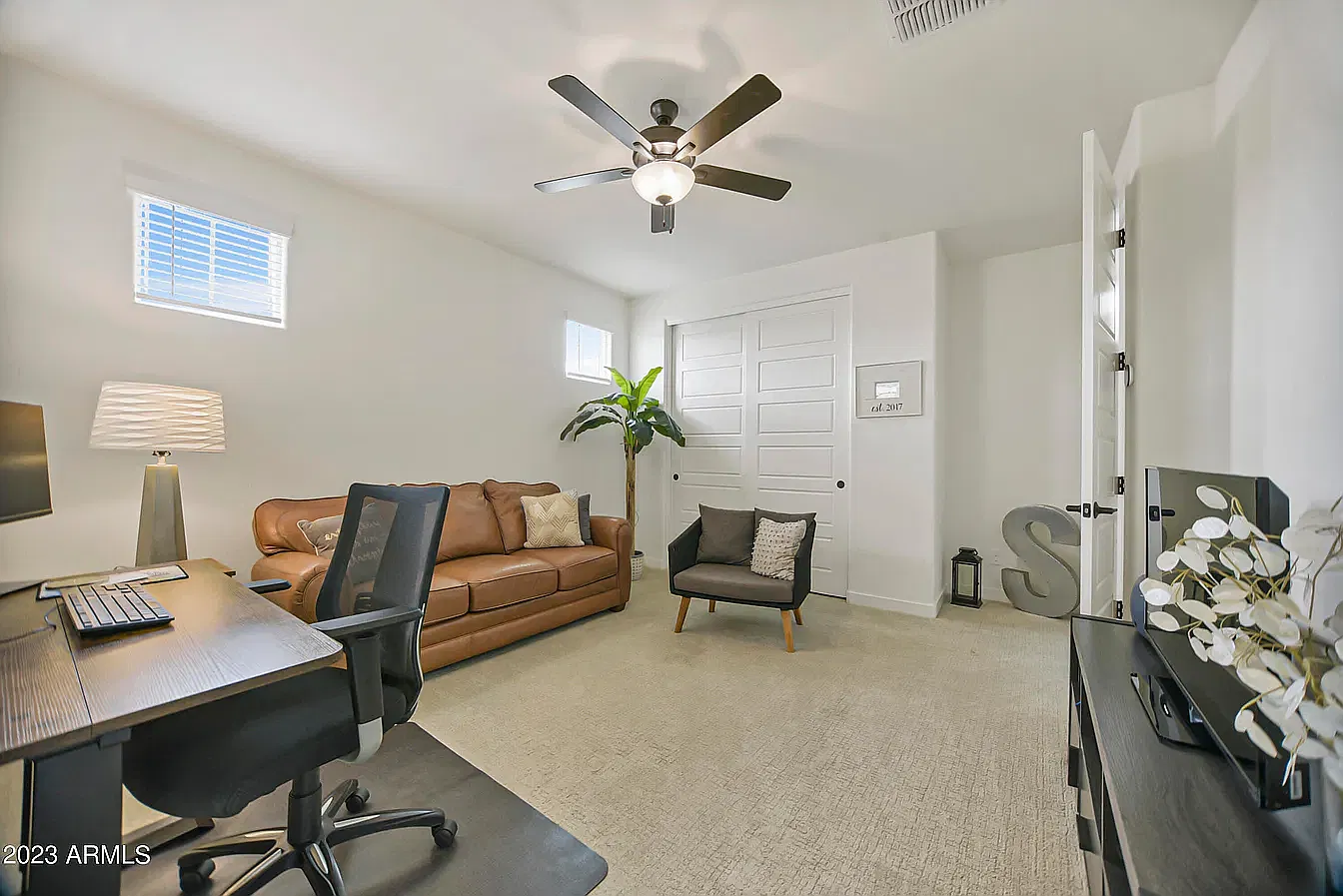 3 bed, 3.5 bath, 2089 sqft, $900 — Photo 3