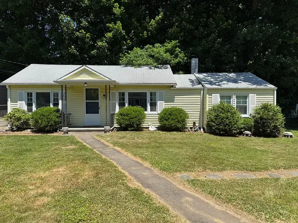 72 Nichols Ave, Fairfield, CT 06825