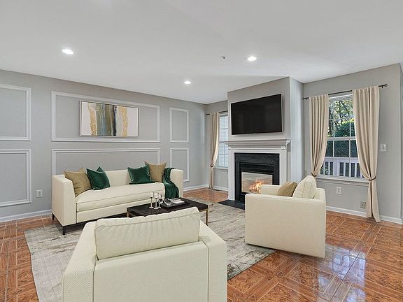 3rd image of 3804 Scenic Ct